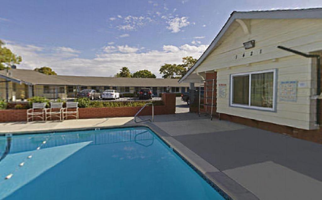 Americas Best Value Inn - Livermore Esterno foto
